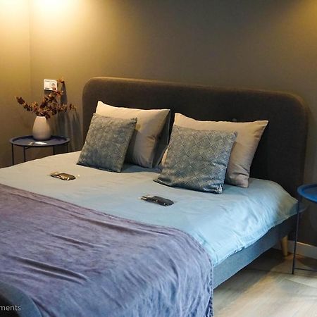 Apart-Hotel Kostjukowski Apartments Nizhynska 17 Лвив Екстериор снимка