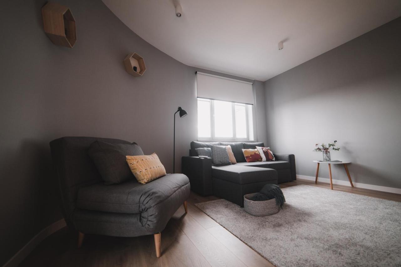 Apart-Hotel Kostjukowski Apartments Nizhynska 17 Лвив Екстериор снимка