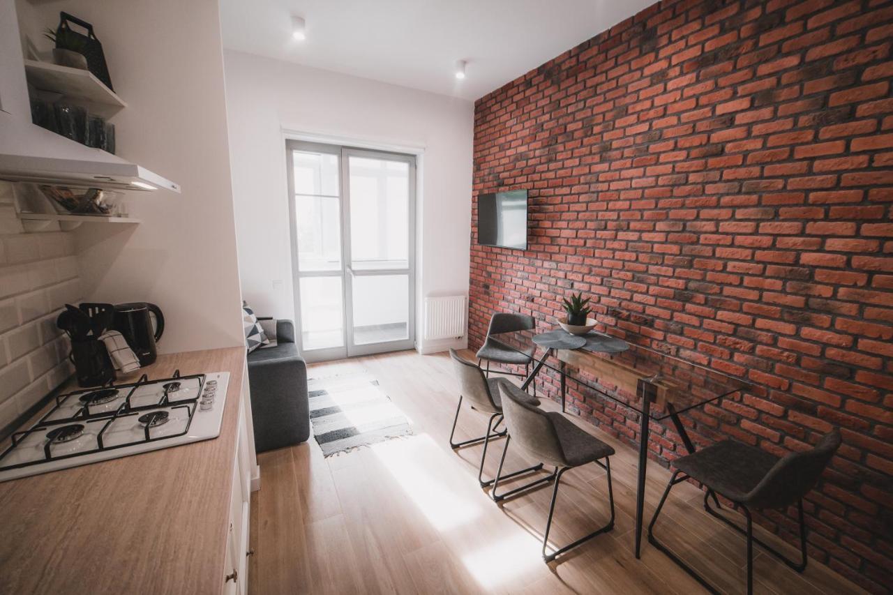 Apart-Hotel Kostjukowski Apartments Nizhynska 17 Лвив Екстериор снимка