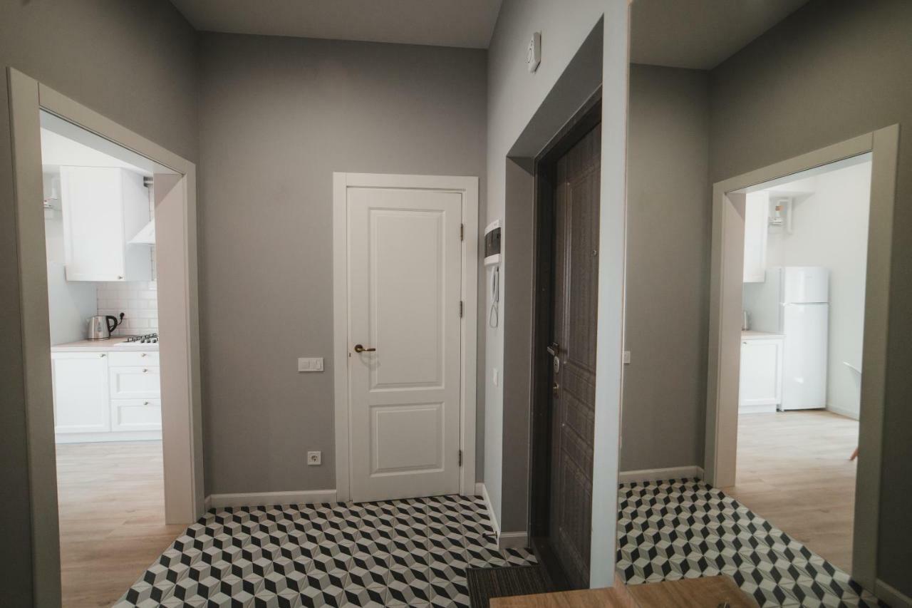 Apart-Hotel Kostjukowski Apartments Nizhynska 17 Лвив Екстериор снимка