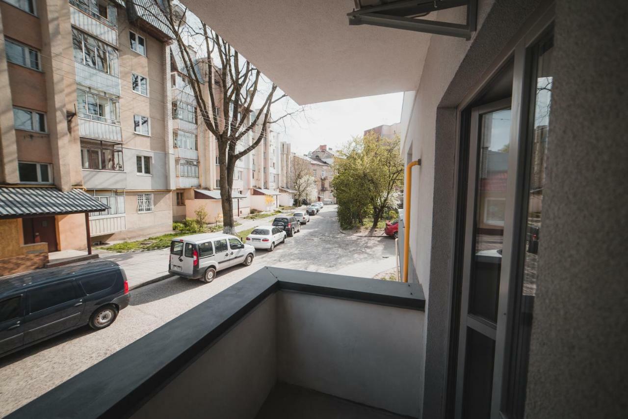 Apart-Hotel Kostjukowski Apartments Nizhynska 17 Лвив Екстериор снимка