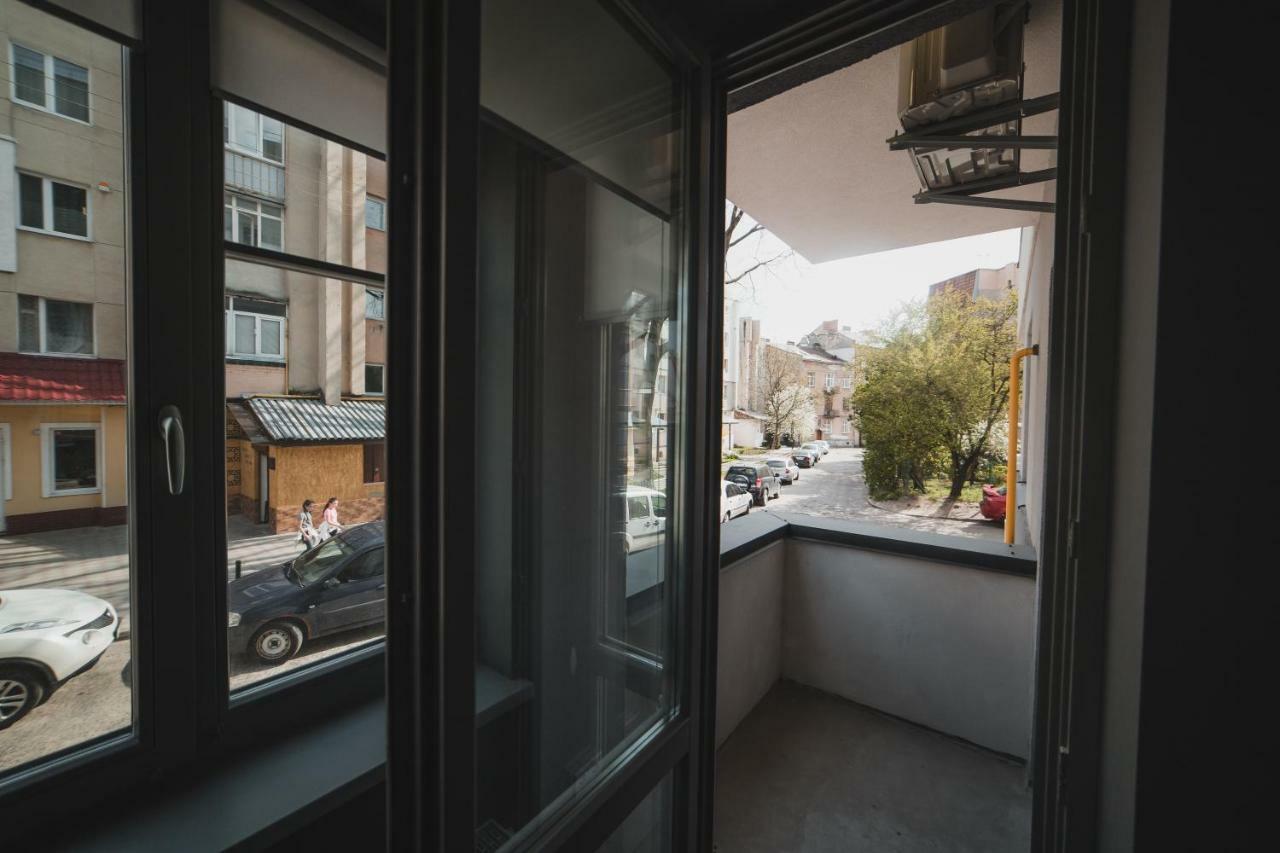 Apart-Hotel Kostjukowski Apartments Nizhynska 17 Лвив Екстериор снимка